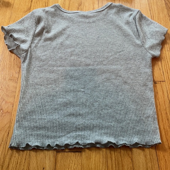 New Heather Gray Hacci Lettuce Edge Crop Tee - Picture 2 of 5